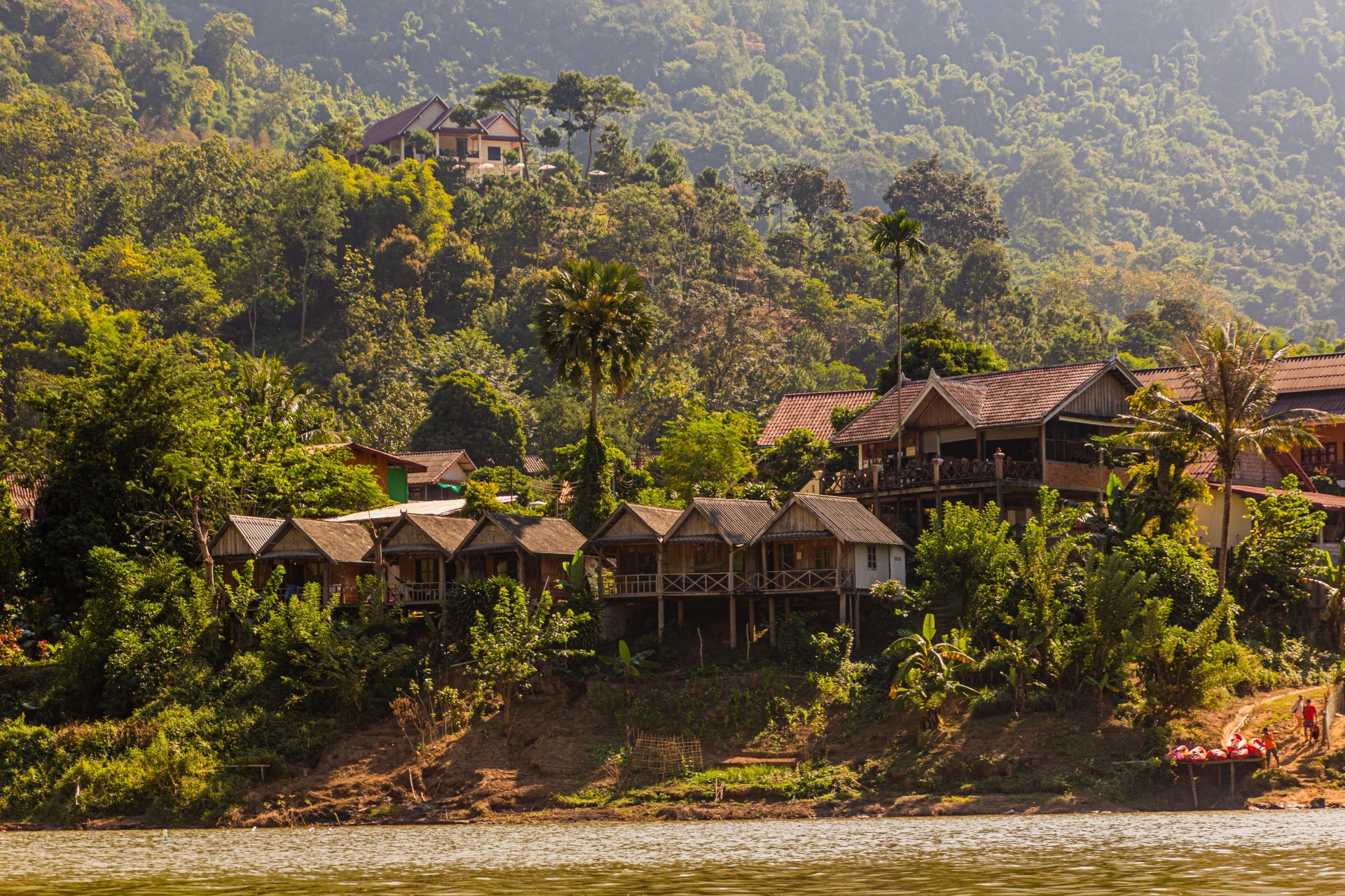Nong Khiaw depuis la rivière