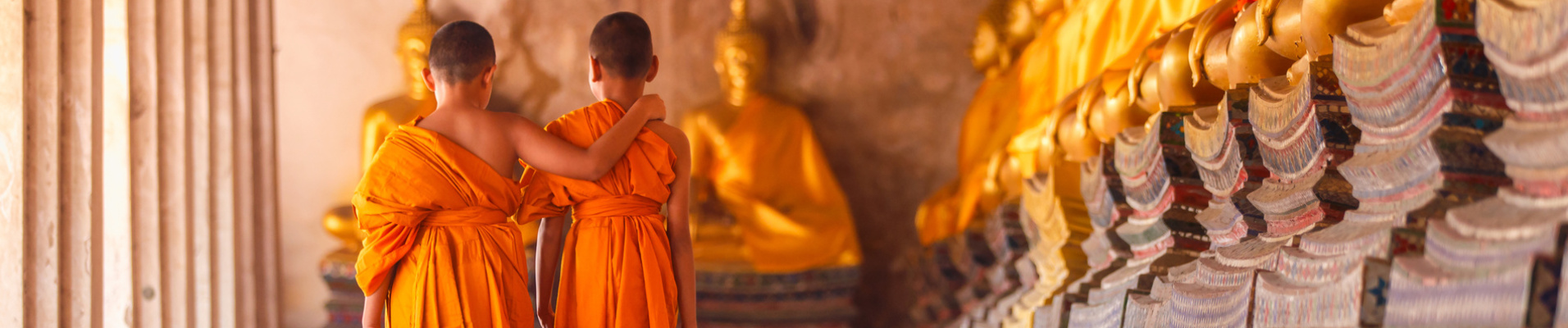 jeunes moines à Ayutthaya Thaïlande