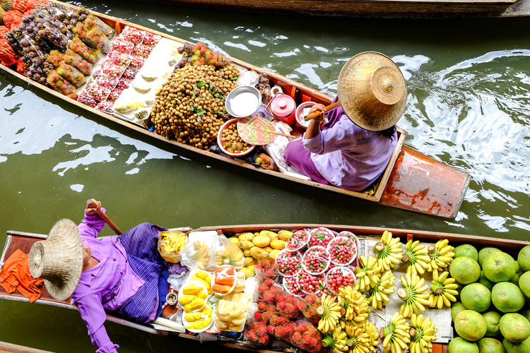 Marché flottant sur les khlongs