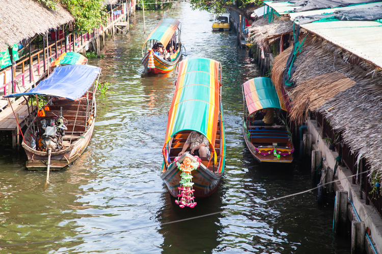 Bateau sur les khlongs à Bangkok