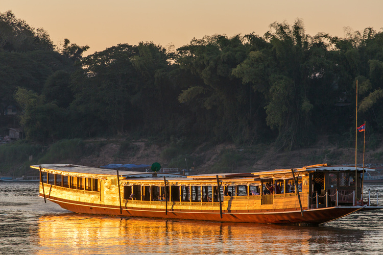 Bateau sur le Mekong à Pakbeng, Laos