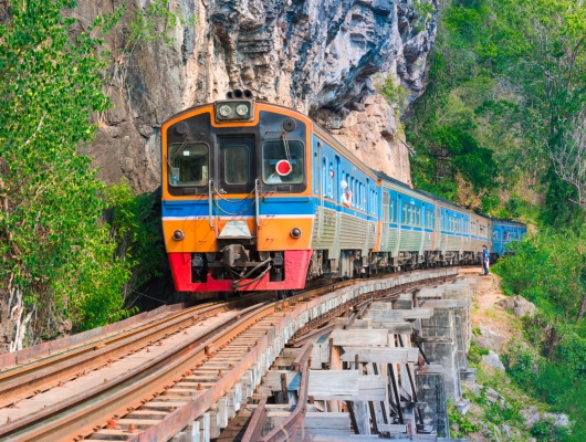 Train thailandais à Kanchanaburi